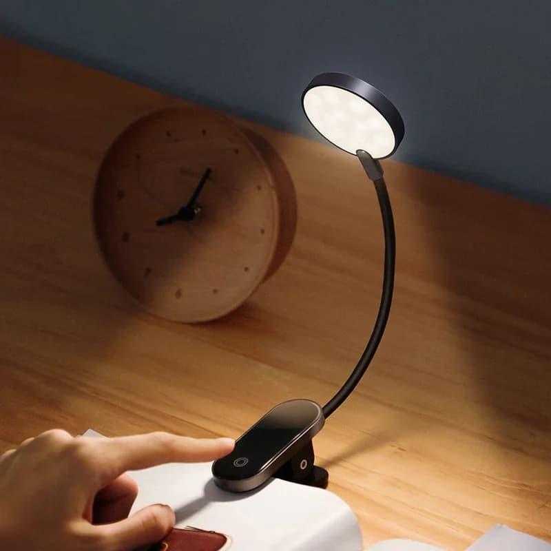 Langaton LED-pöytälamppu puristimella, himmennettävä